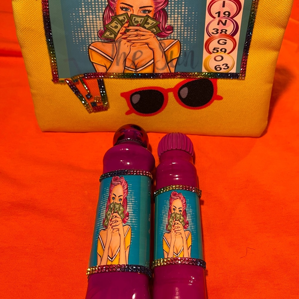 Custom bingo dauber with matching pouch